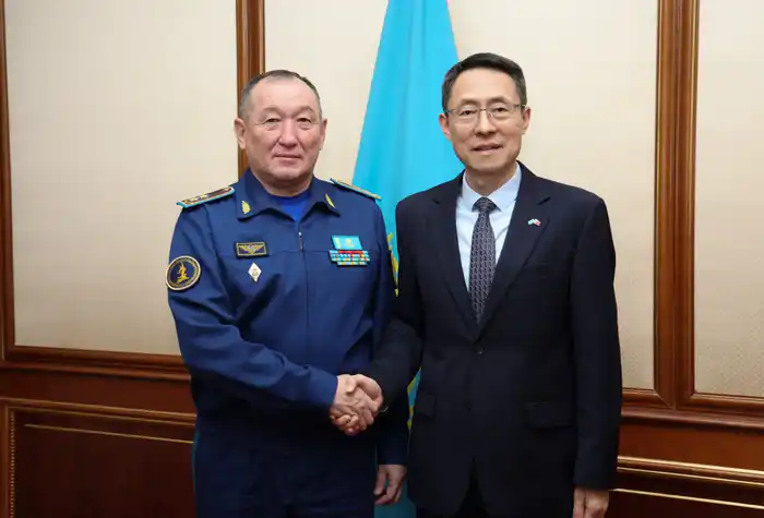 Мосты дружбы: министр обороны Казахстана и посол Китая обсуждают совместные горизонты Павлодаре