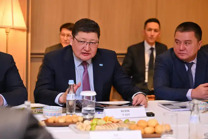 Влияние инвестиций на создание рабочих мест: Аким области обсудил проекты с зарубежными инвесторами Павлодаре