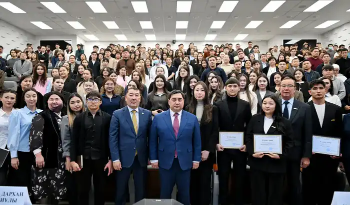 Председатель Агентства Дархан Жазықбай встретился со студенческой молодёжью (7)