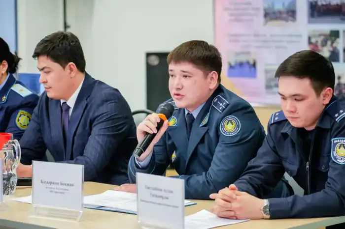 В Астане прошел семинар для пенсионеров о защите от мошенничества в интернете Павлодаре