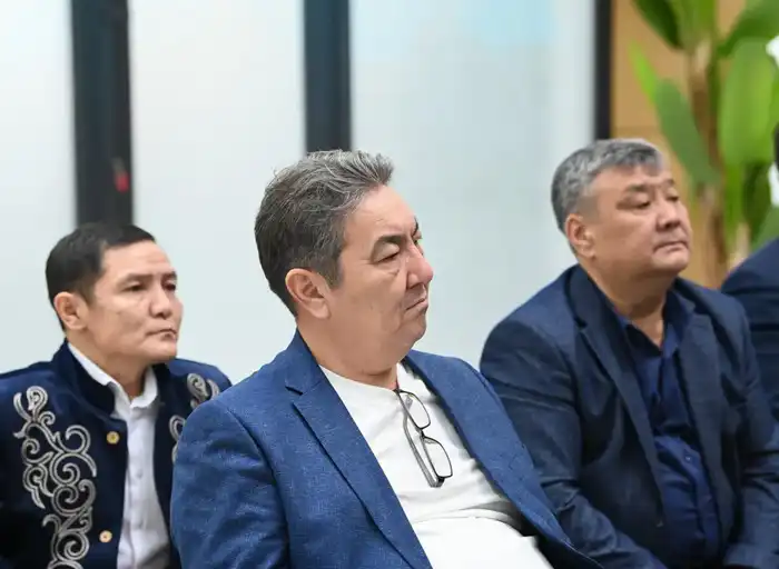 Состоялась встреча экспертов на тему: «Народная Конституция - сильное государство» (8)