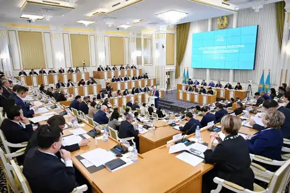 Очередное заседание комиссии: каждая норма должна быть ясной и понятной (3)