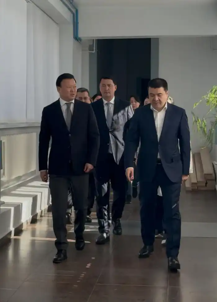 Советник Президента РК Алексей Цой посетил Городской кардиологический центр Алматы (3)