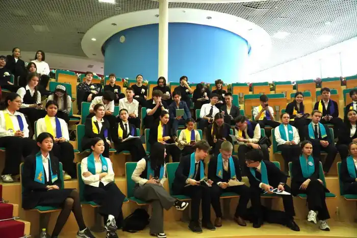 «Закон и порядок»: в Астане прошли дебаты среди школьников (10)