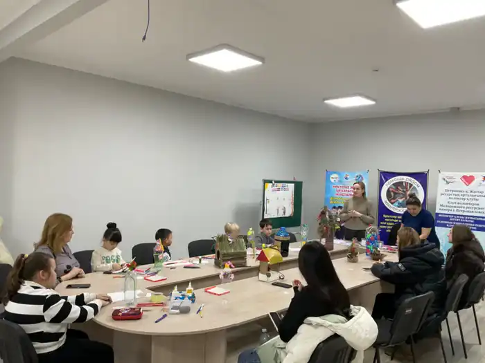 В Петропавловске прошел мастер-класс «Trash Art Fest - превращаем мусор в искусство» (2)