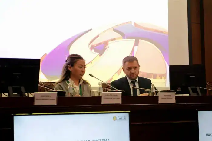 В национальном правозащитном центре обсудили вопросы соблюдения социальных гарантий госслужащих (3)