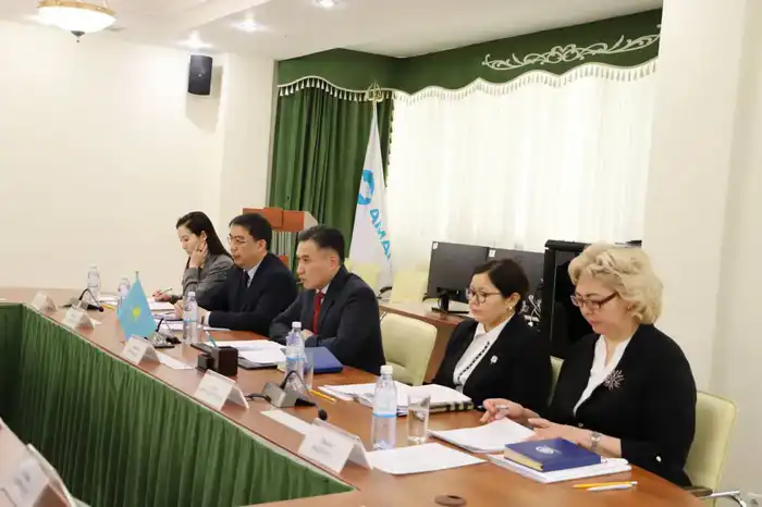 Обсуждение сотрудничества между министром труда и представителем ЮНИСЕФ в области защиты прав детей в Казахстане Павлодаре