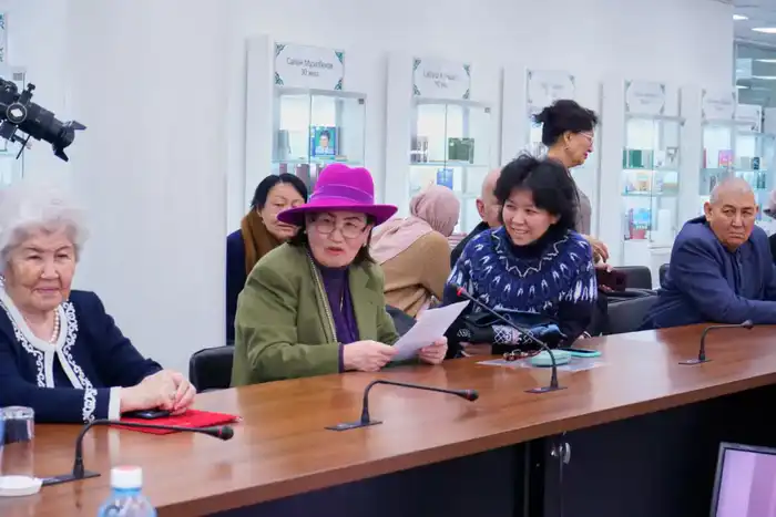 Творческое наследие Магиры Кожахметовой представили в Алматы (2)