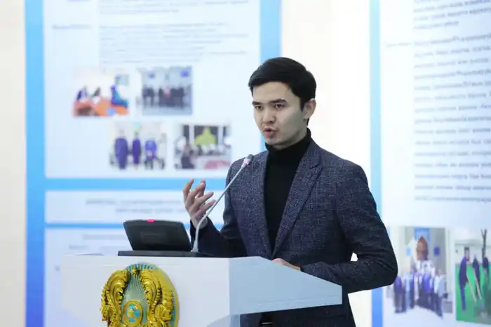 Ербол Карашукеев встретился с представителями НПО (8)