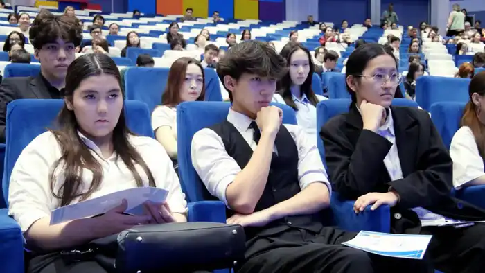 В Астане награждены победители и призеры республиканской олимпиады среди школьников (4)