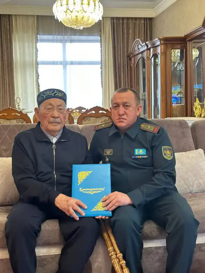 Ветеран войны Солтанбай Жарыкбасов отметил 101-летие с поздравлениями от военнослужащих Алматинского гарнизона Павлодаре