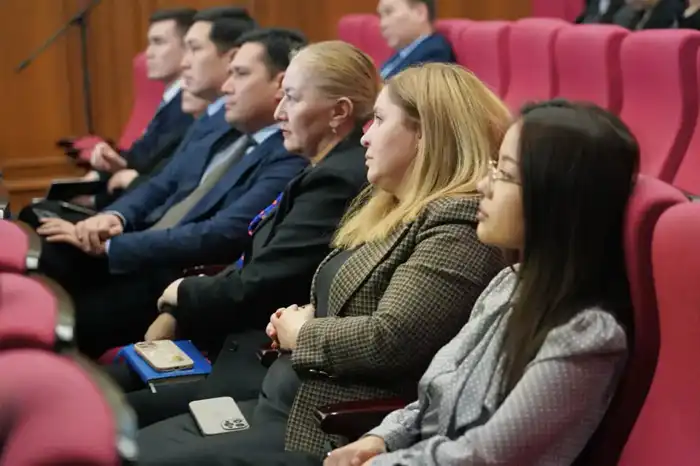 Обсуждение социальных гарантий госслужащих способствует укреплению доверия к пенсионной системе Павлодаре