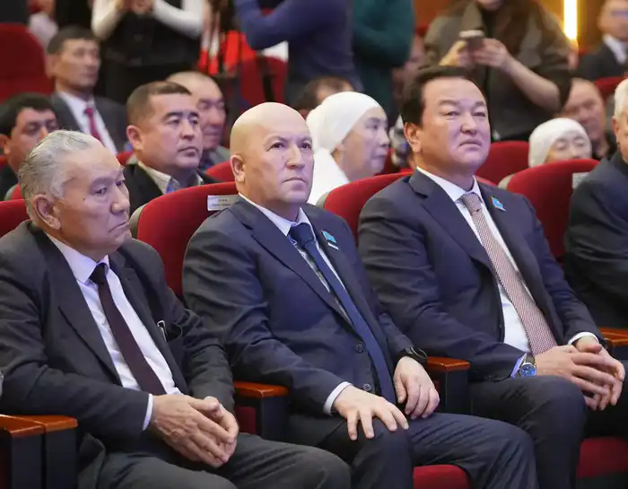 НУРАЛХАН КУШЕРОВ ВСТРЕТИЛСЯ С ЖИТЕЛЯМИ ГОРОДА ТУРКЕСТАНА И ОБСУДИЛ АКТУАЛЬНЫЕ ВОПРОСЫ (9)