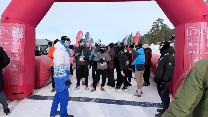 Ледовой забег BURABAY ICE-2026 более 700 участников 11 стран дистанции 7 14 21 км скандинавская ходьба Павлодаре