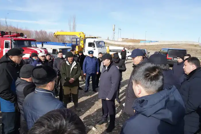 НУРАЛХАН КУШЕРОВ ПОСЕТИЛ САУРАНСКИЙ РАЙОН И ПРОИНСПЕКТИРОВАЛ ХОД ПРОТИВОПАВОДКОВЫХ РАБОТ (2)
