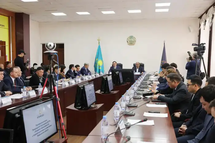 Ербол Карашукеев провёл встречу с председателем президиума «Атамекен» и предпринимателями (2)