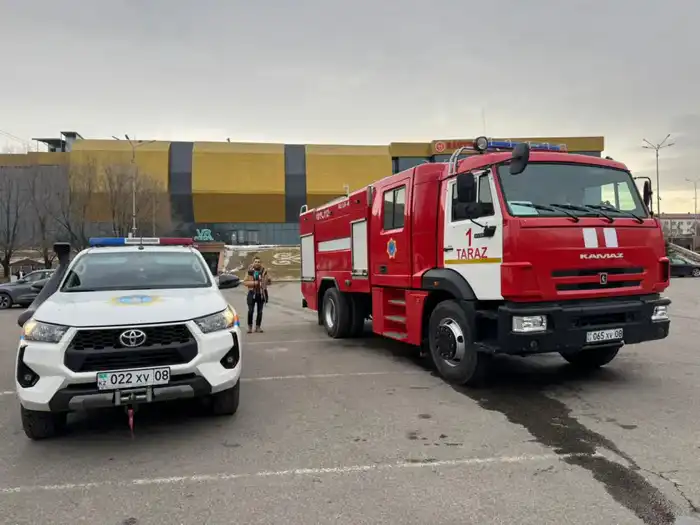 Обсуждение поведения водителей при проезде спецмашин в Таразе: мнение местных жителей Павлодаре