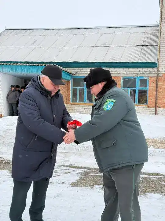 Противопожарная техника передана в Катон-Карагайский государственный национальный природный парк (2)