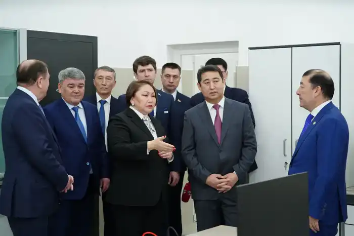 Айдарбеку Сапарову презентовали первый в Казахстане агротехнопарк (9)