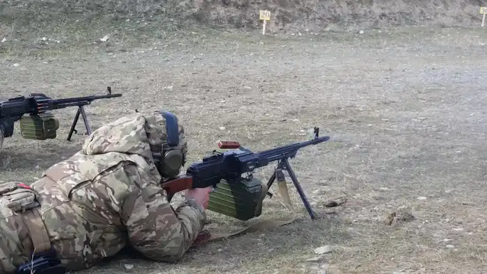 В Гвардейском гарнизоне сержанты изучают современные методы ведения боевых действий (3)