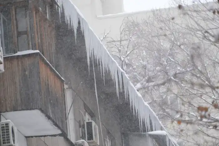 Кровли под контролем: управляющим компаниям напомнили о зимней безопасности (3)