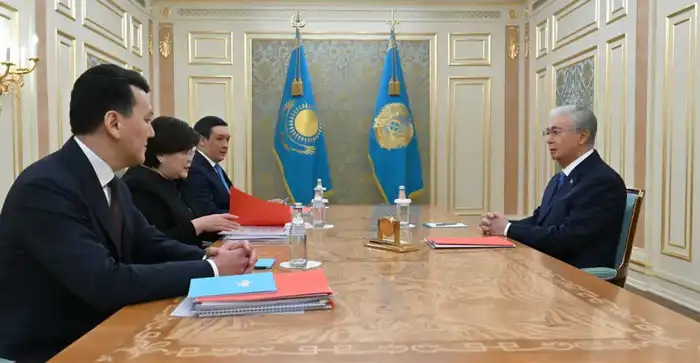 Новая Конституция представлена в Алматы Павлодаре