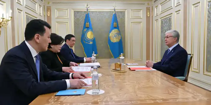 Президент Казахстана обсудил проект новой Конституции с Конституционной комиссией в контексте общественного мнения Павлодаре