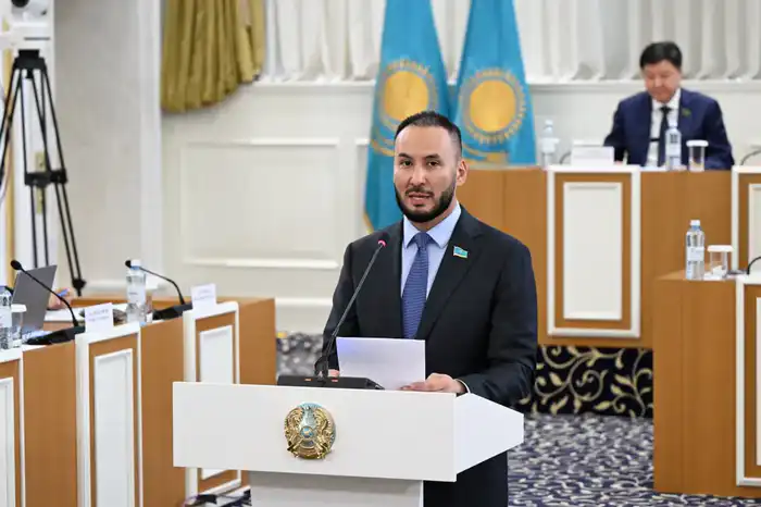 Казахстанская Конституция: поддержка от Айдарбека Ходжаназарова Павлодаре