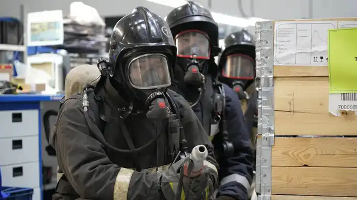 Пожарные МЧС провели масштабные учения по спасению людей в условиях повышенной пожарной опасности Павлодаре