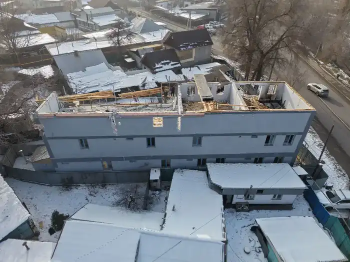 Снос третьего этажа жилого дома в Алматы по решению суда Павлодаре