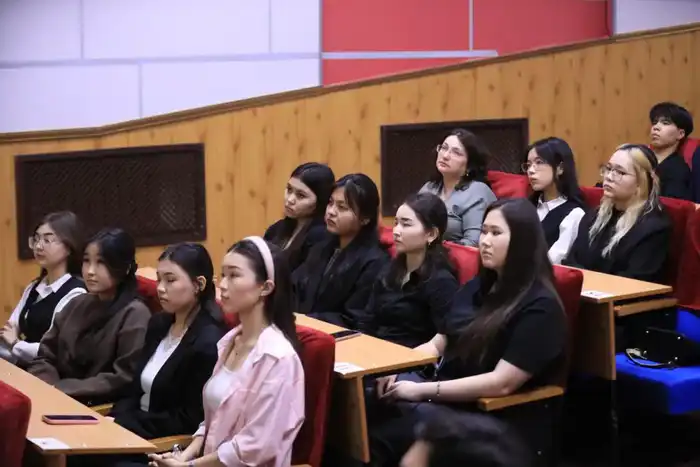 Таза Қазақстан: Прошел показ экологического документального фильма «Топырақтың алты дюймі» (2)