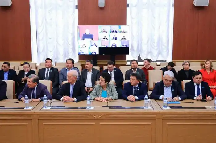 Проект новой Конституции обсудил актив Карагандинской области (3)