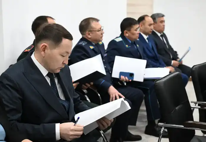 Жители области обсудили важные вопросы на приеме у акима Бейбита Исабаева Павлодаре