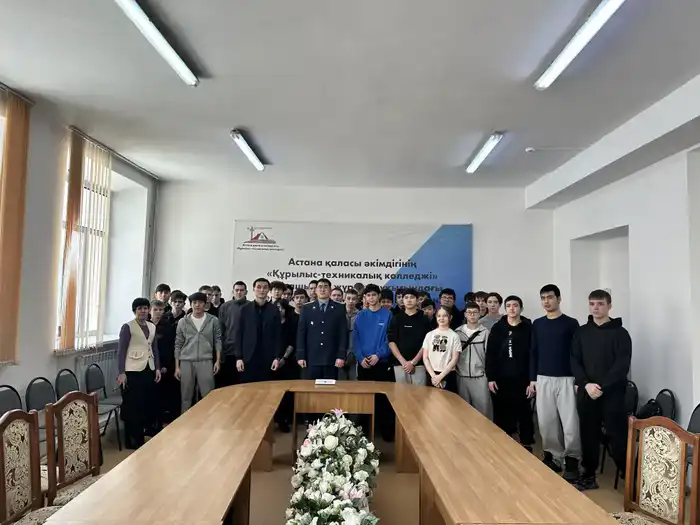 «Закон и порядок»: столичным студентам рассказали о признаках мошеннических схем (4)