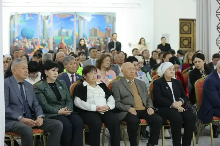 Ербол Карашукеев встретился с представителями НПО (2)