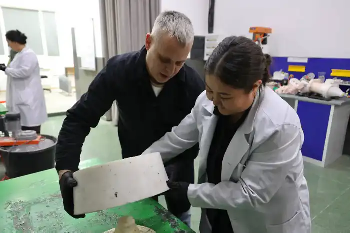 Разработка технологии фибробетона в машиностроении: влияние на устойчивость и эксплуатационные характеристики оборудования Павлодаре