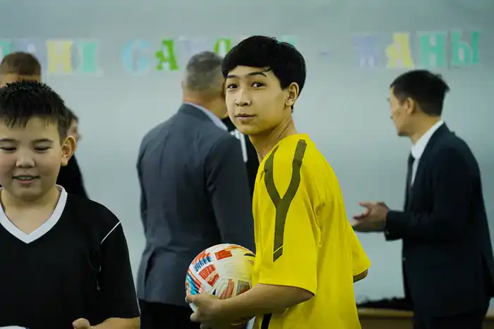 Игроки «Шахтёра» встретились со школьниками (9)