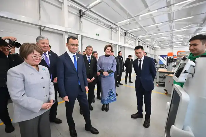 Председатель Сената ознакомился с научно-инновационными проектами университета (7)