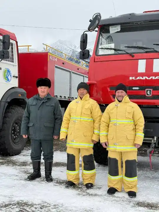 В Катон-Карагайский национальный парк передано 9 единиц противопожарной техники Павлодаре