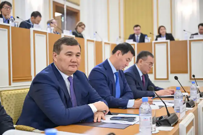 Очередное заседание комиссии: каждая норма должна быть ясной и понятной (2)