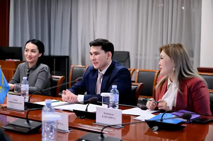 Ербол Мырзабосынов и Джерен Гювен Гюрес обсудили гендерное равенство в спорте и туризме Казахстана Павлодаре