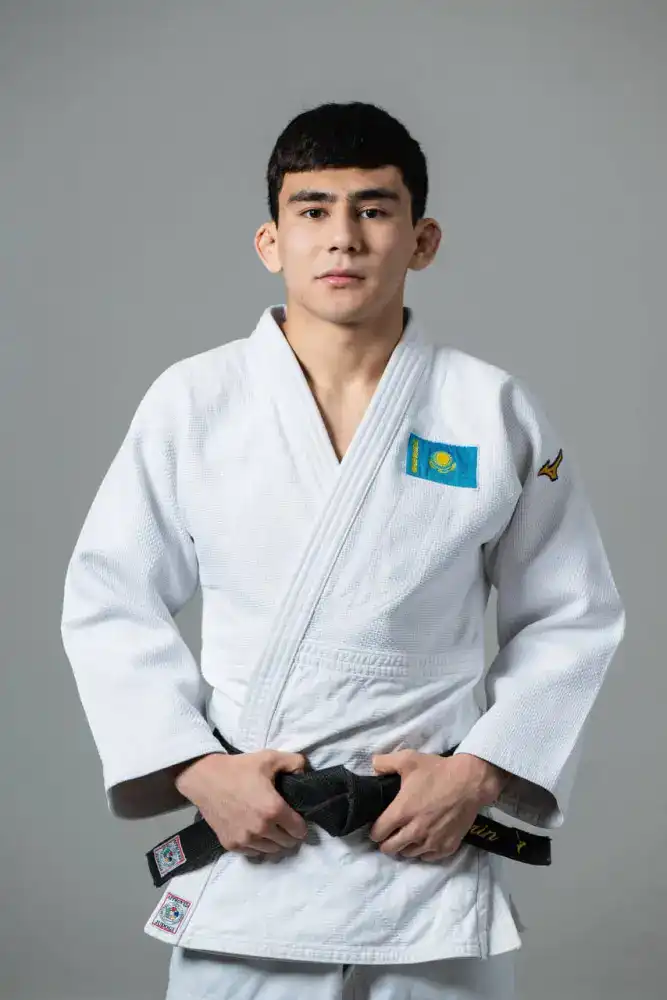 Аман Бақытжан - Париждегі Үлкен дулыға турнирінің қола жүлдегері (2)