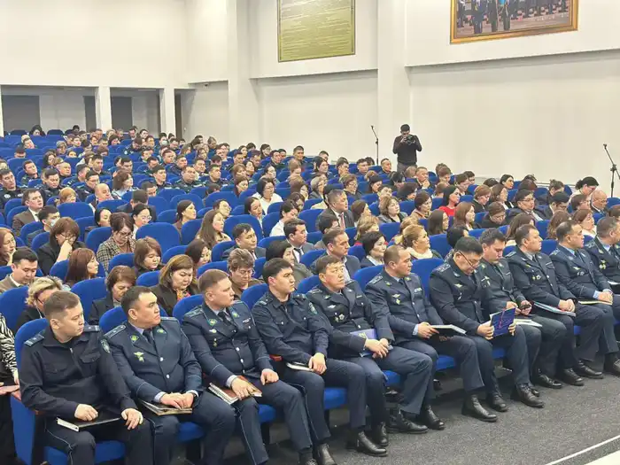 «Закон и порядок»: в Астане обсудили вопросы профилактики правонарушений и экстремизма среди несовершеннолетних (4)