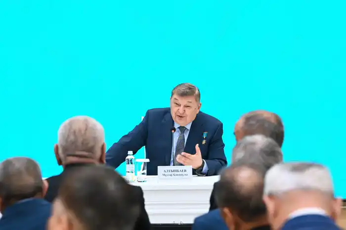 Глава региона встретился с ветеранами и представителями интеллигенции (3)