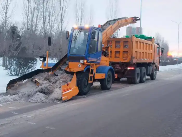 Очистка водоотводных сетей и подготовка к паводкам в Астане Павлодаре