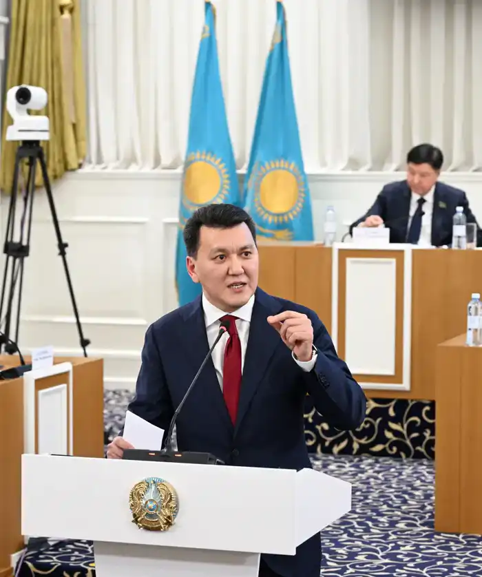 Обсуждение конституционных изменений на заседании комиссии с участием Государственного советника и депутатов Павлодаре