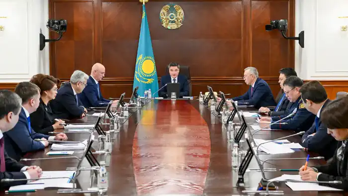 Олжас Бектенов провел совещание по разъяснению проекта новой Конституции РК Павлодаре