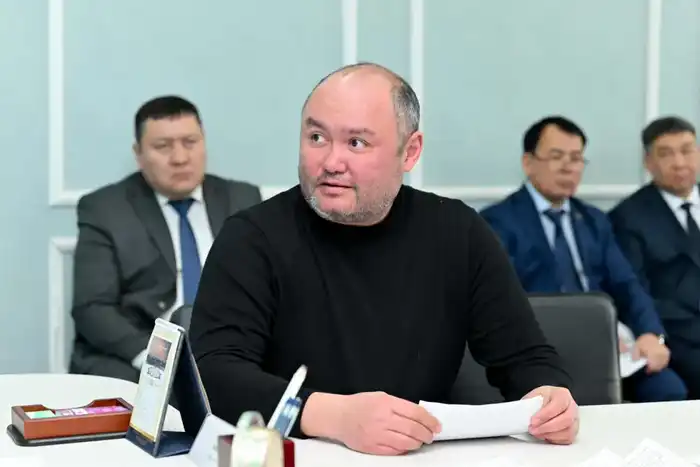 Аким области провел прием граждан по личным вопросам (7)