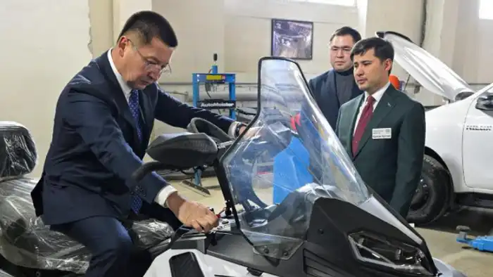 Чиновники на квадроциклах: февральские приключения в Казахстане Павлодаре