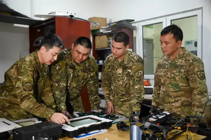 Ученые Национального университета обороны готовят операторов беспилотной авиации для Сухопутных войск (6)